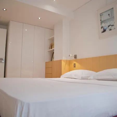 Tasty Luxury 3 Bedroom Full View Seine-notre Dame Apartman