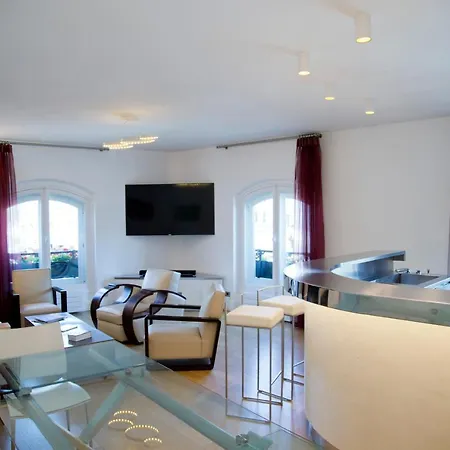 Tasty Luxury 3 Bedroom Full View Seine-notre Dame