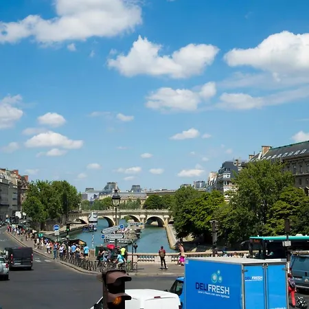 Tasty Luxury 3 Bedroom Full View Seine-notre Dame *