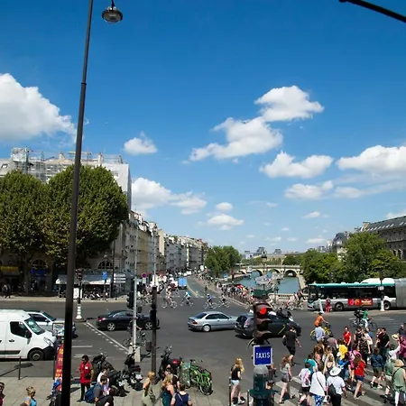 Tasty Luxury 3 Bedroom Full View Seine-notre Dame