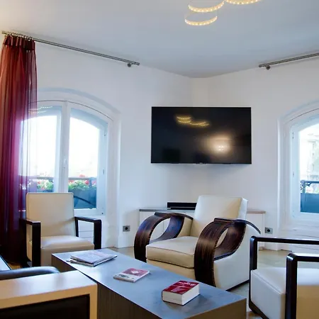 Tasty Luxury 3 Bedroom Full View Seine-notre Dame Apartment Paris