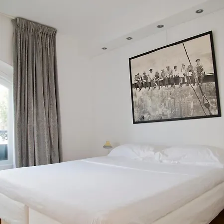 Tasty Luxury 3 Bedroom Full View Seine-notre Dame Paris